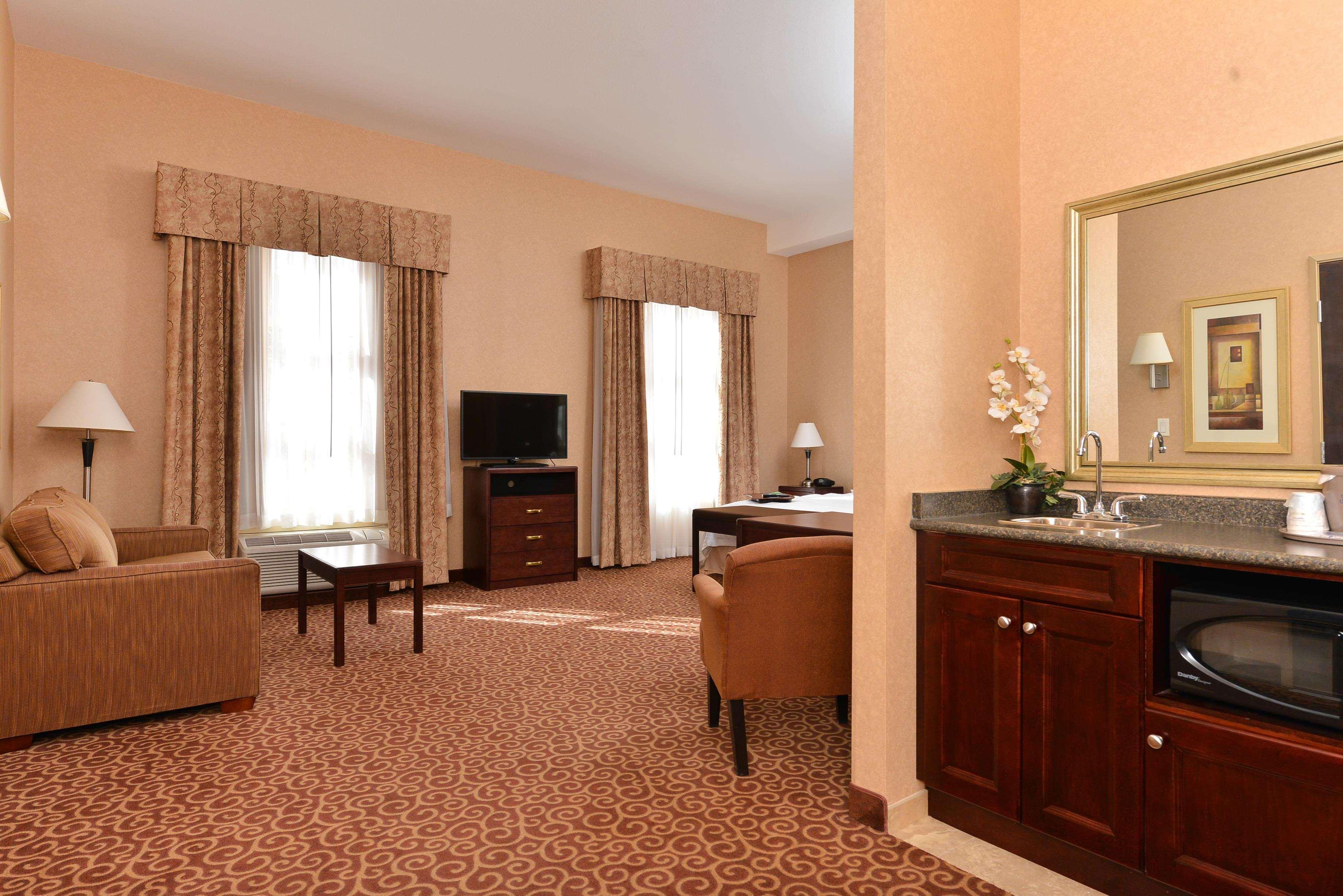 Hampton Inn & Suites By Hilton Edmonton International Airport Ледюк Екстер'єр фото
