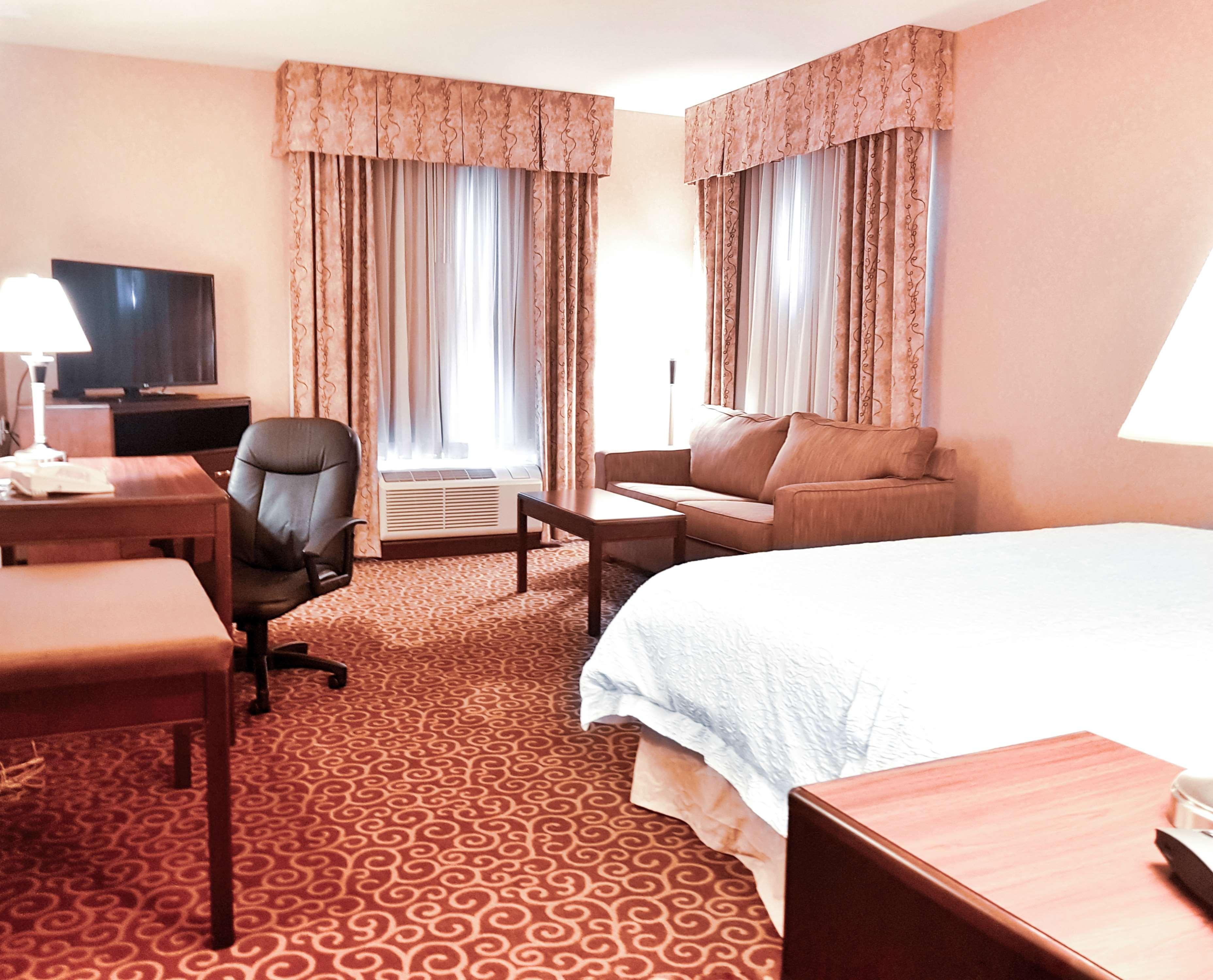 Hampton Inn & Suites By Hilton Edmonton International Airport Ледюк Екстер'єр фото