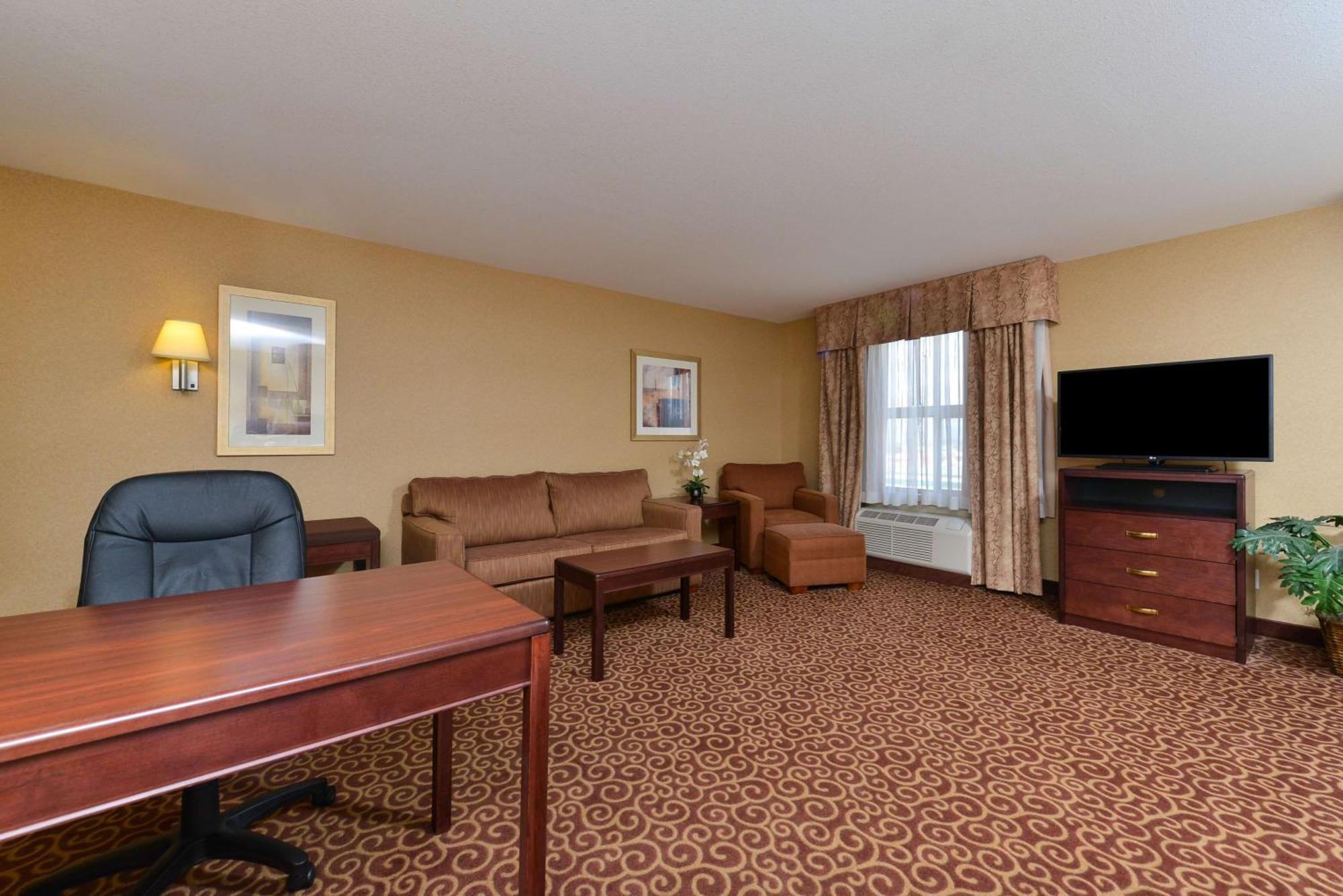 Hampton Inn & Suites By Hilton Edmonton International Airport Ледюк Екстер'єр фото