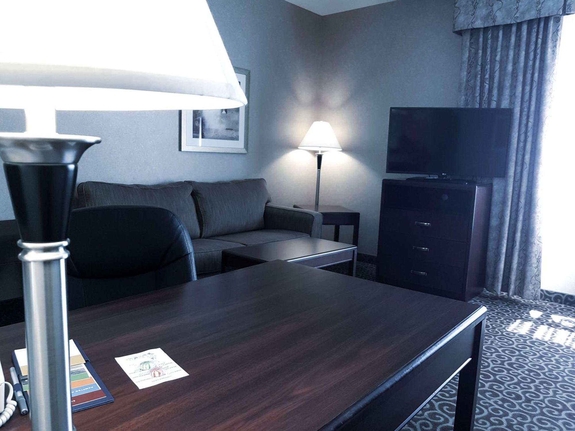 Hampton Inn & Suites By Hilton Edmonton International Airport Ледюк Екстер'єр фото