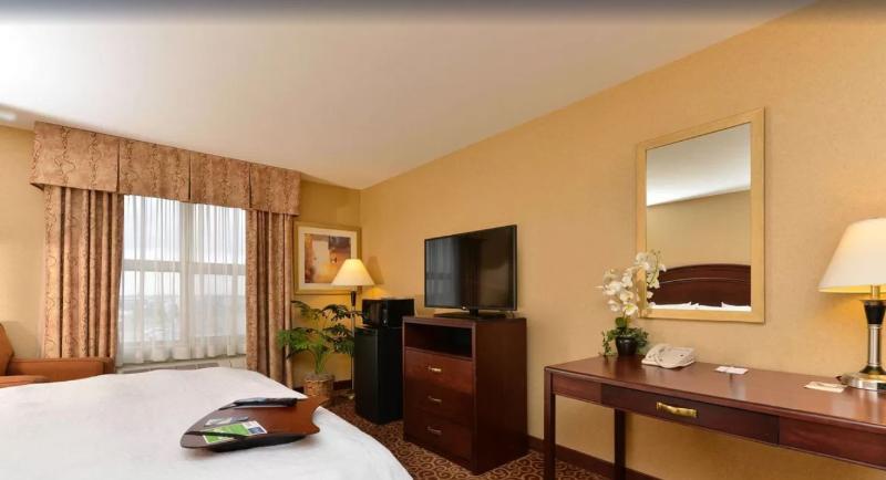 Hampton Inn & Suites By Hilton Edmonton International Airport Ледюк Екстер'єр фото